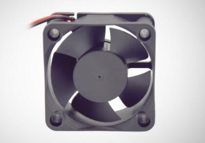 直流風(fēng)扇1.jpg 直流風(fēng)扇1.jpg